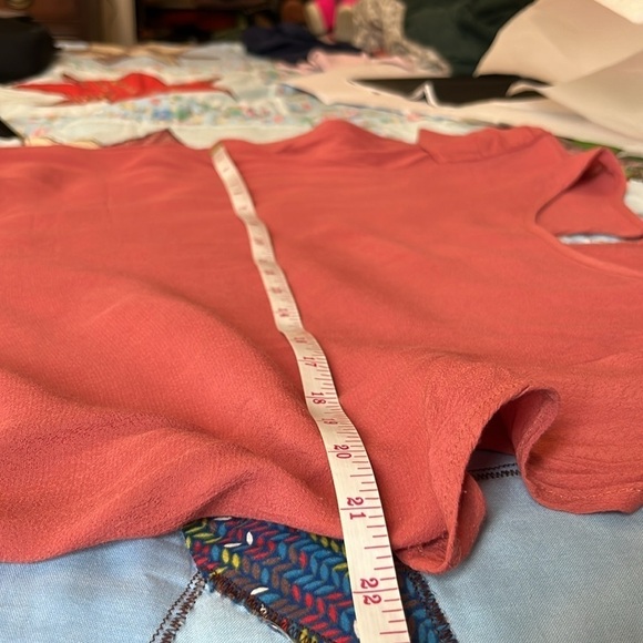 RO & DE Salmon Red Tulip Short Sleeved Blouse - Picture 10 of 13